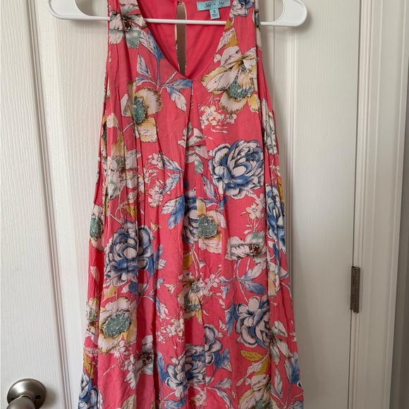 Dresses & Skirts - Floral Sleeveless Dress